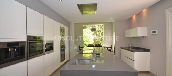 6 bedrooms Villa in Marbella, Spain No. 45670 5