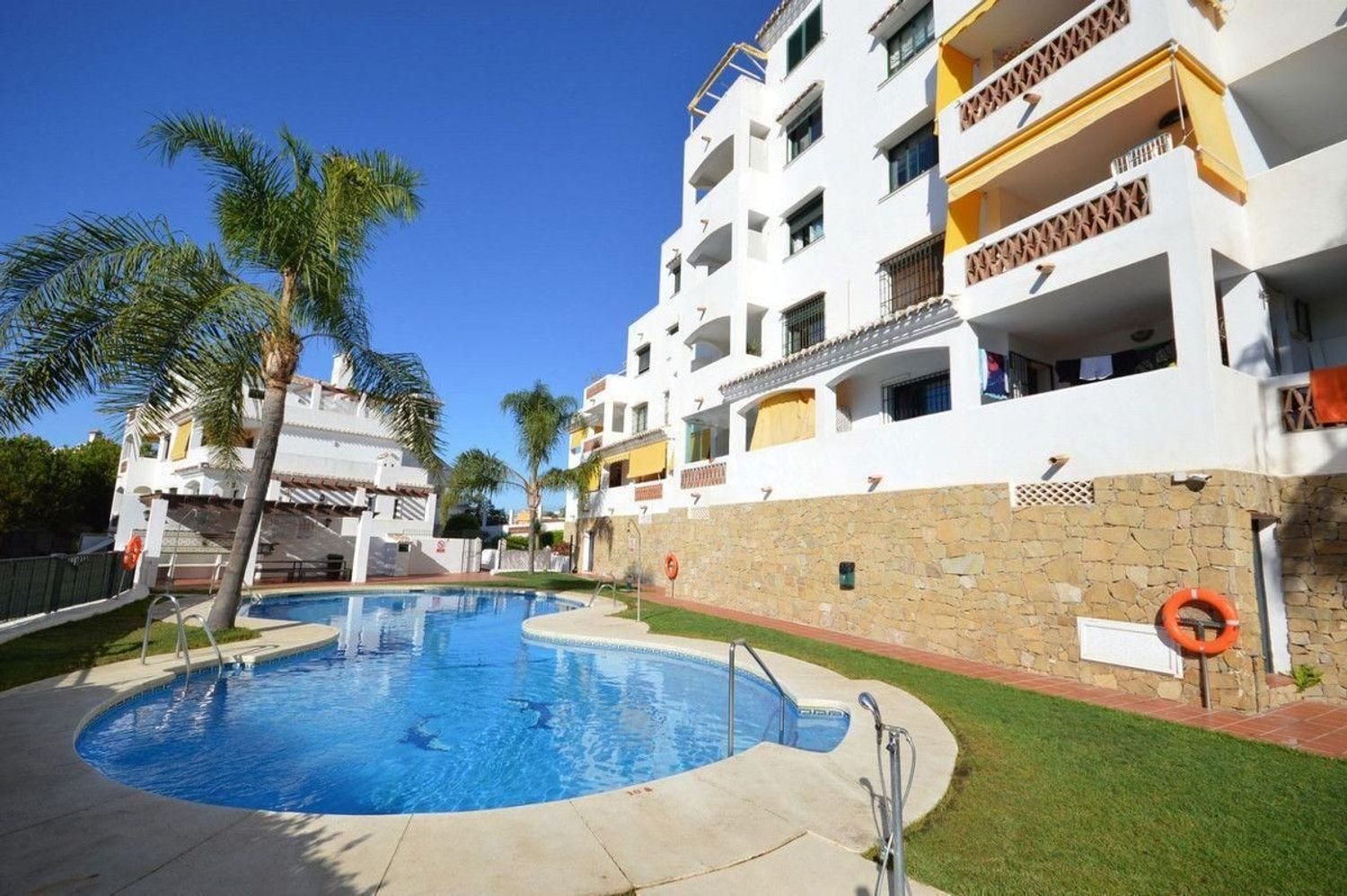 Apartamento de 3 dormitorios en Benalmádena, Spain No. 160110