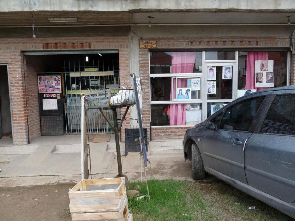 Дом с 4 спальнями в Ломас-де-Самора, Аргентина № 76106