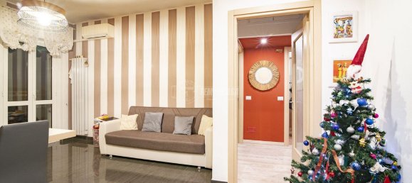 3-salle Appartement à Senago, Italy No. 206947 19