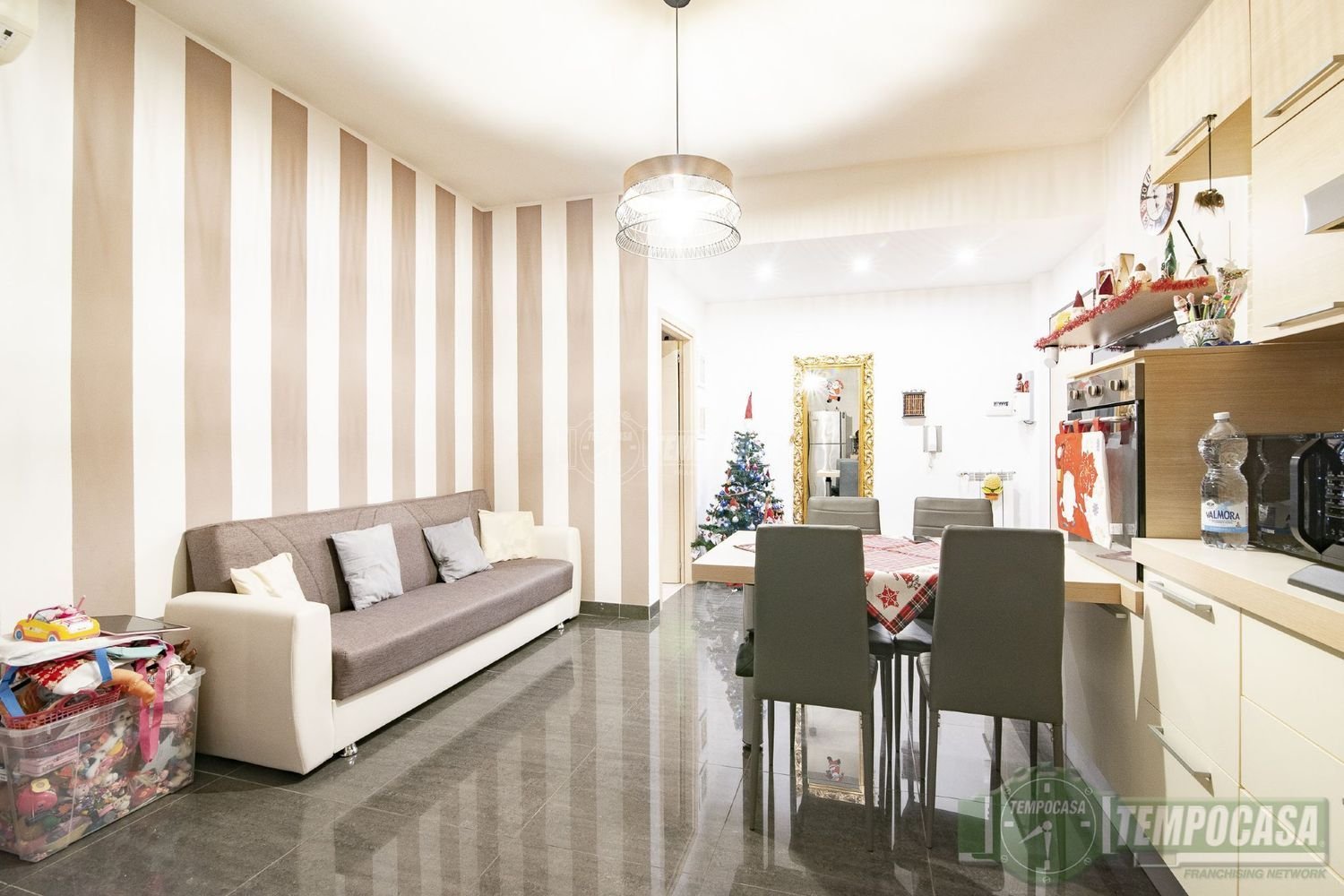 3-salle Appartement à Senago, Italy No. 206947