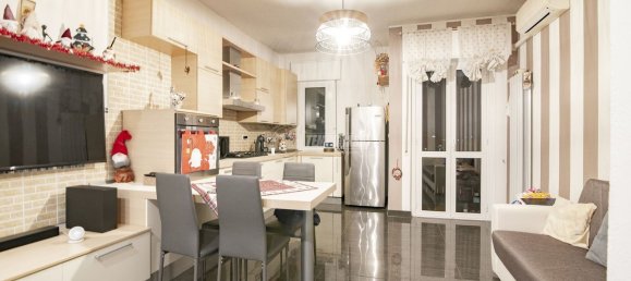 3-salle Appartement à Senago, Italy No. 206947 48