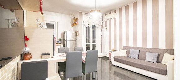 3-salle Appartement à Senago, Italy No. 206947 18