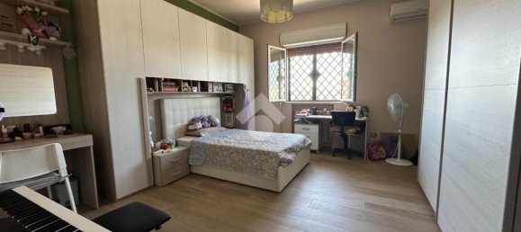 Apartamento T4 em Bari, Italy N.º 272056 19