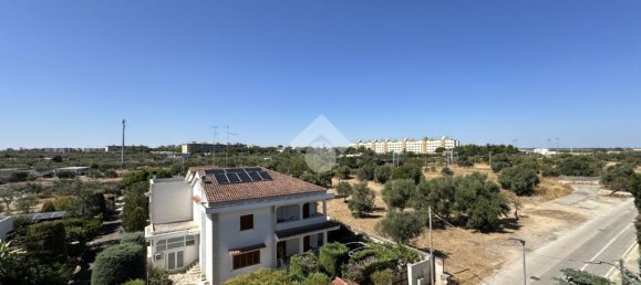 Apartamento T4 em Bari, Italy N.º 272056 35