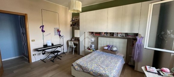 Apartamento T4 em Bari, Italy N.º 272056 21