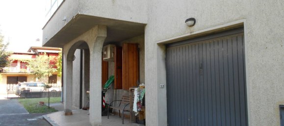 Квартира с 5 спальнями в Остеллато, Италия № 379635 5