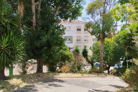 2 bedrooms Apartment in Lisbon, Portugal No. 305310