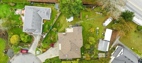 4 bedrooms House in British Columbia, Canada No. 1221 10