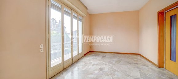 Apartamento de 3 dormitorios en Cassano Magnago, Italy No. 365562 12