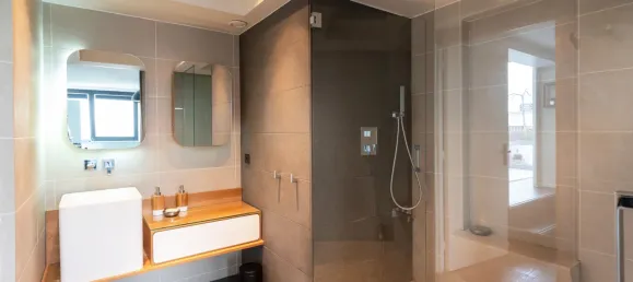 1 bedroom Penthouse in Paris, France No. 142984 18