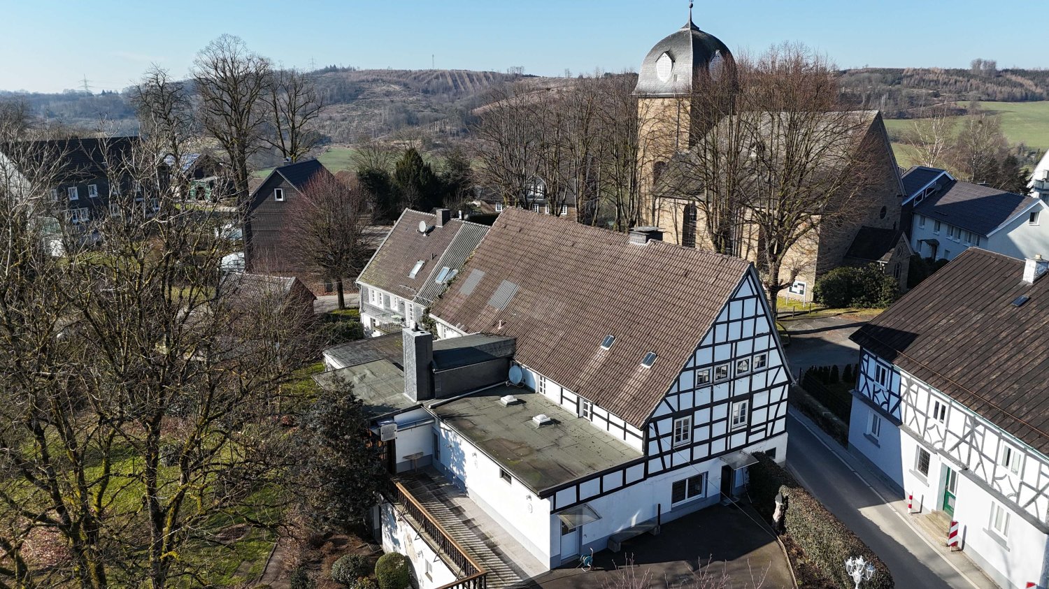9 rooms Cafe / restaurant in Oberbergischer, Germany No. 208356