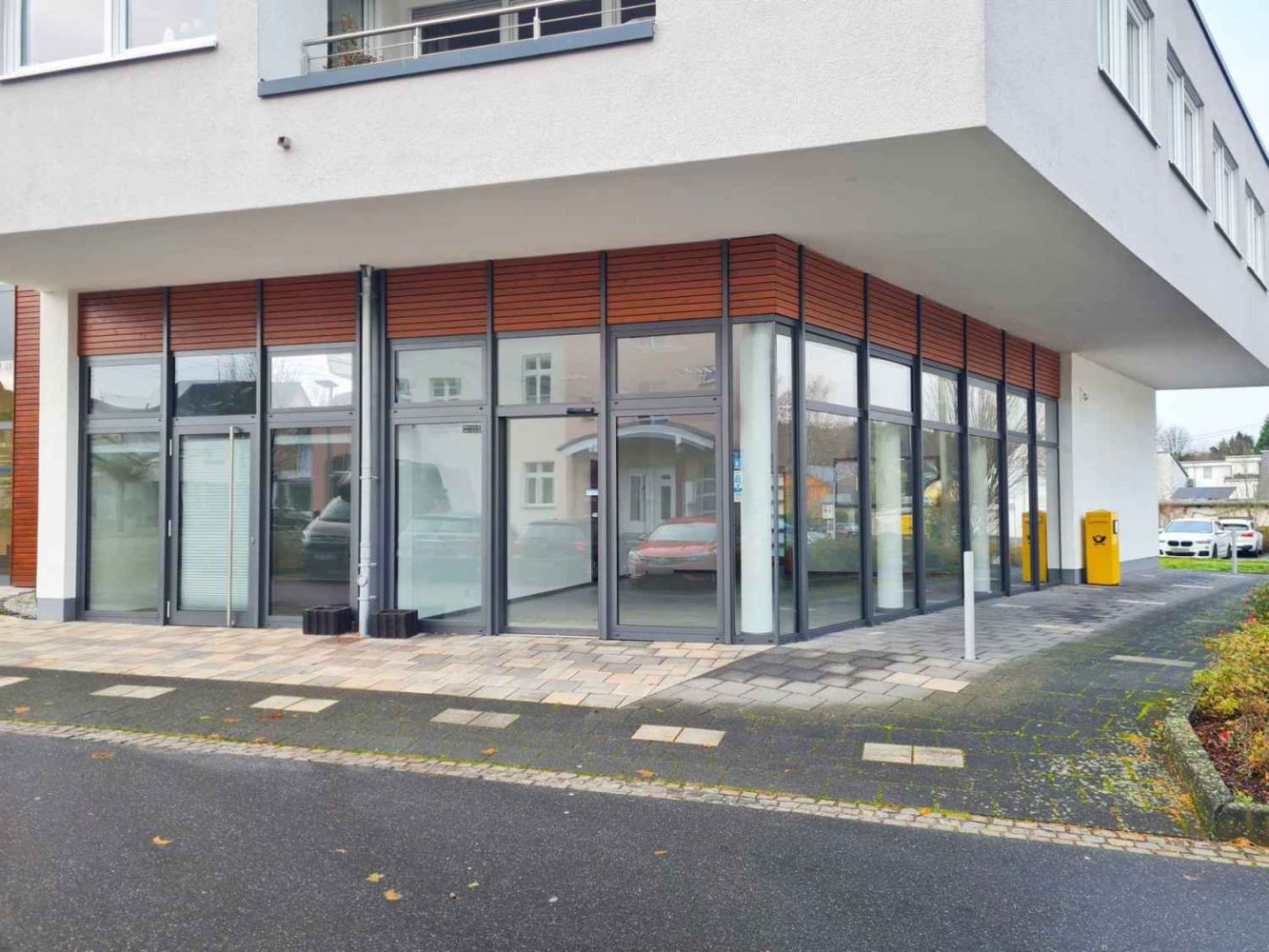 Oficina de 4 habitaciónes en Neuwied, Germany No. 168120