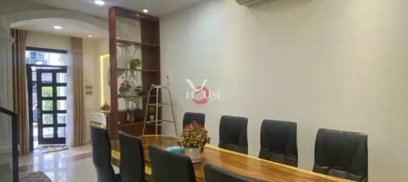 4 Schlafzimmer Wohnung in District 7, Vietnam, Nr. 9847 5