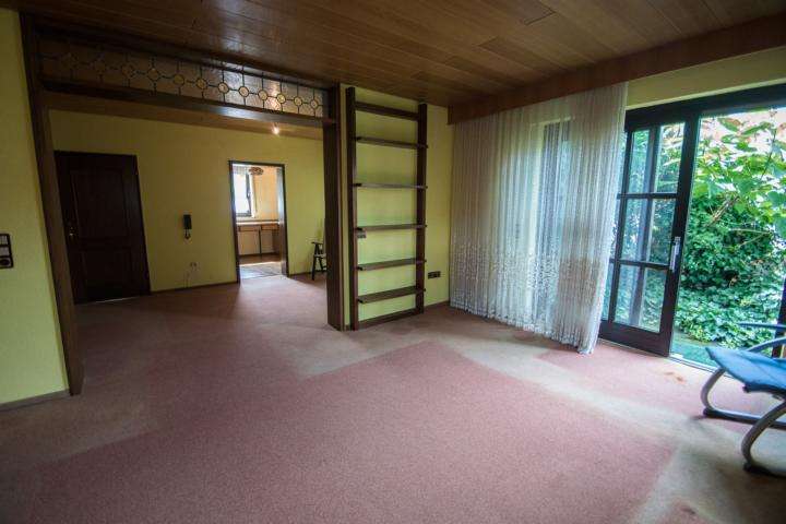 5 bedrooms Townhouse in Schweinfurt, Germany No. 230517