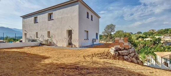 Casa de 3 dormitorios en Bastelicaccia, France No. 360418 8