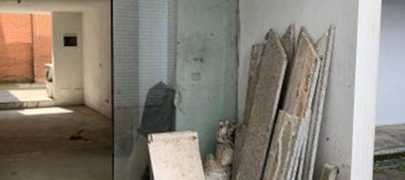 217m² Commercial property in Milan, Italy No. 248210 8