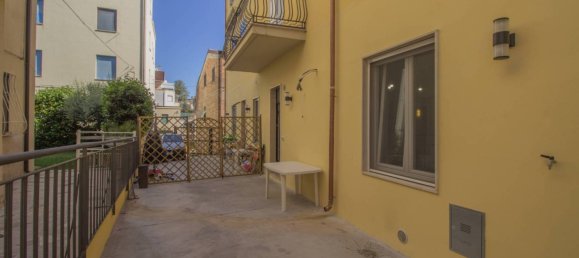 Квартира с 2 спальнями в Васто, Италия № 349953 19