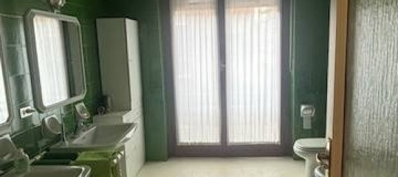 3 bedrooms Apartment in Turin, Italy No. 326816 22