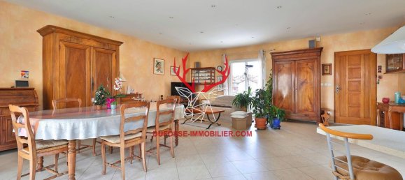 3 bedrooms House in Chalamont, France No. 261381 22