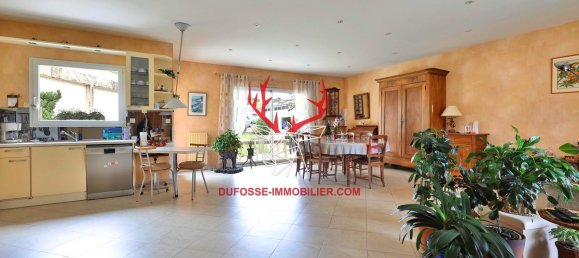 3 bedrooms House in Chalamont, France No. 261381 18