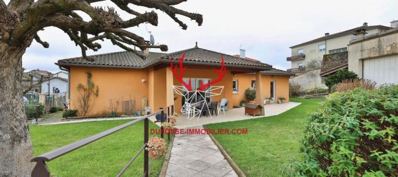 3 bedrooms House in Chalamont, France No. 261381 4