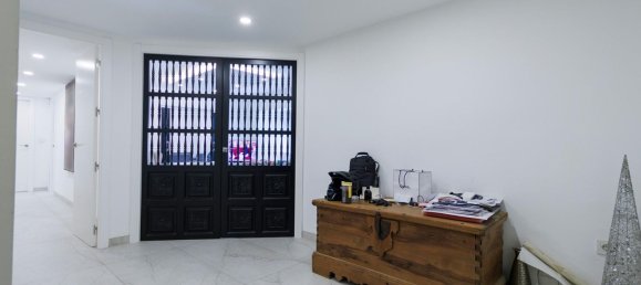 Apartamento de 4 dormitorios en Córdoba, Spain No. 141560 19