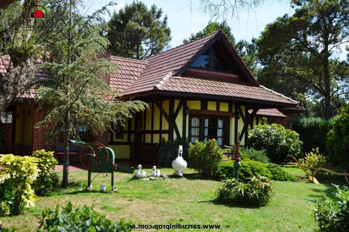 4 غرف نوم منزل في Mar del Plata, Argentina رقم 95480