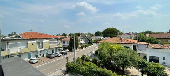 3 rooms Duplex in Cittadella, Italy No. 7398 2