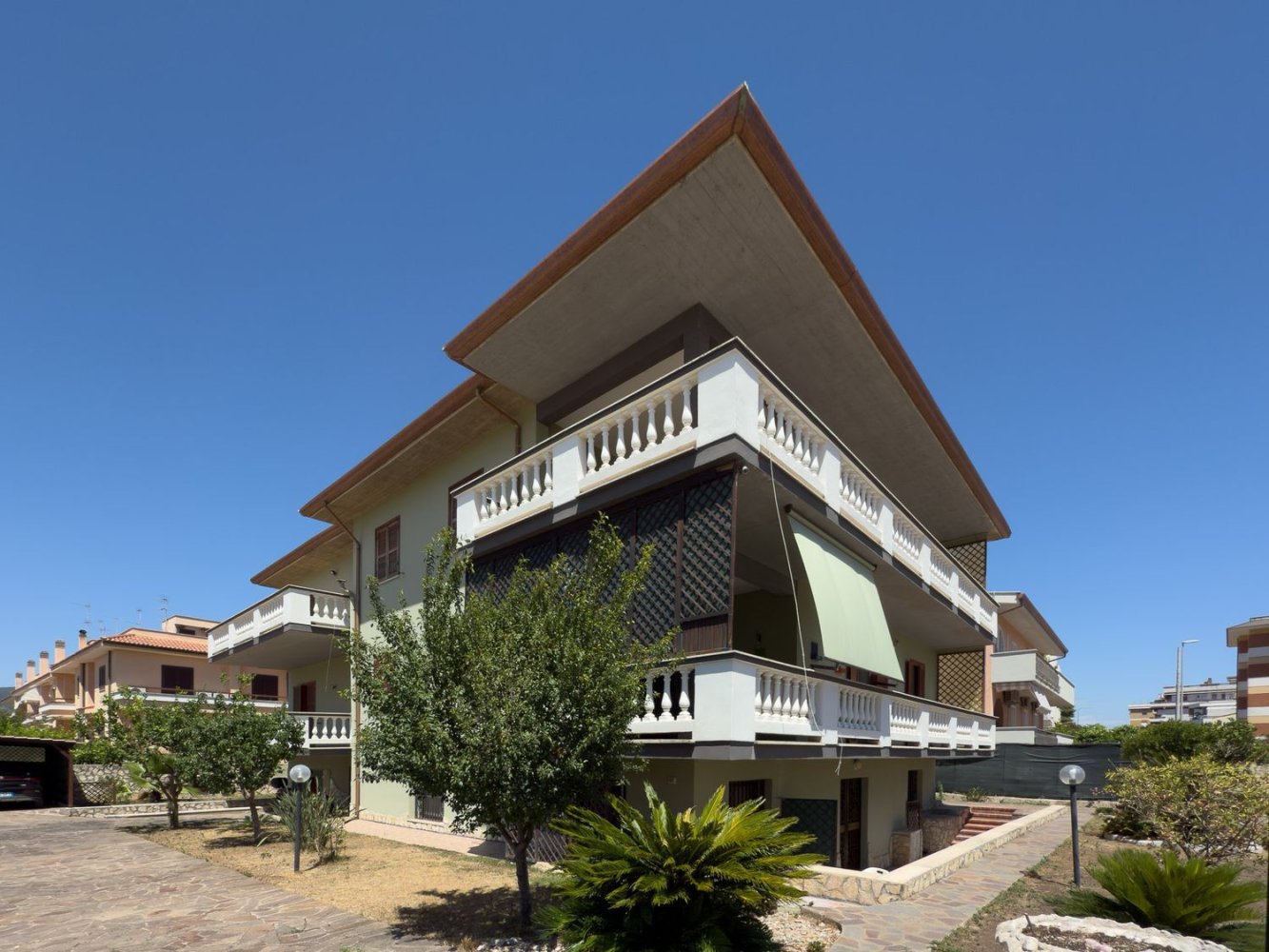 23 chambres Villa à Terracina, Italy No. 346228