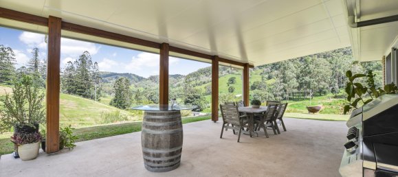 4 غرف نوم مزرعة في Goomboorian, Australia رقم 826 2