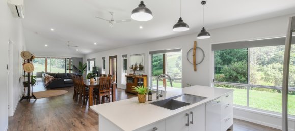 4 غرف نوم مزرعة في Goomboorian, Australia رقم 826 8