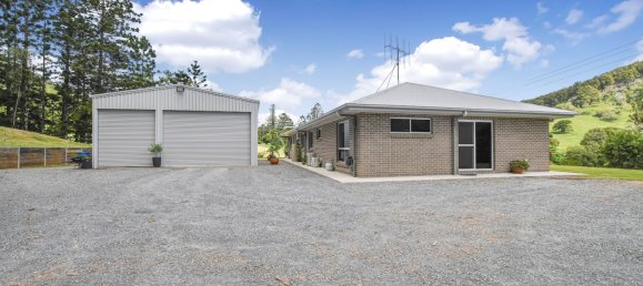 4 غرف نوم مزرعة في Goomboorian, Australia رقم 826 3