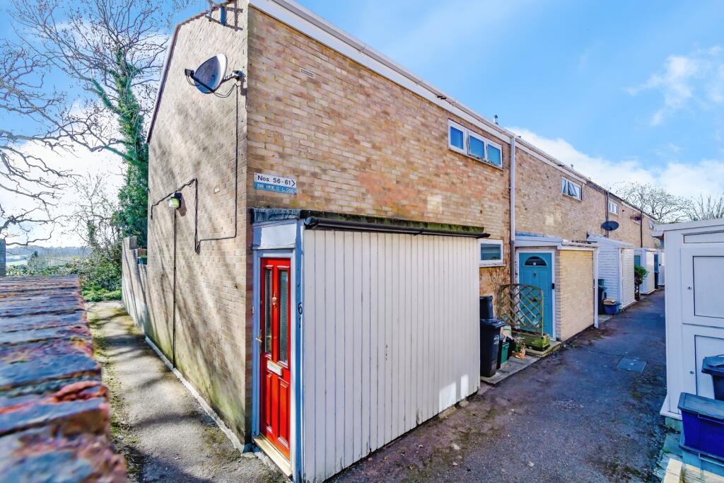 2 bedrooms Commercial property in Coulsdon, United Kingdom No. 8065