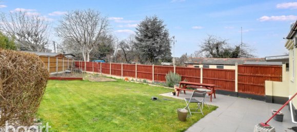 3 bedrooms Bungalow in Rainham, United Kingdom No. 4837 36