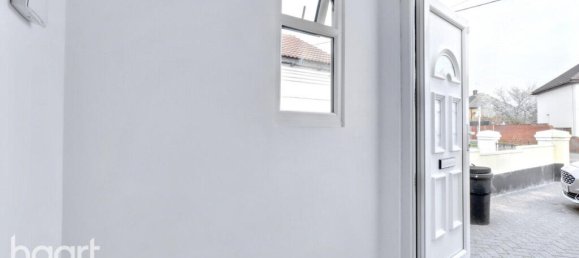 3 bedrooms Bungalow in Rainham, United Kingdom No. 4837 7