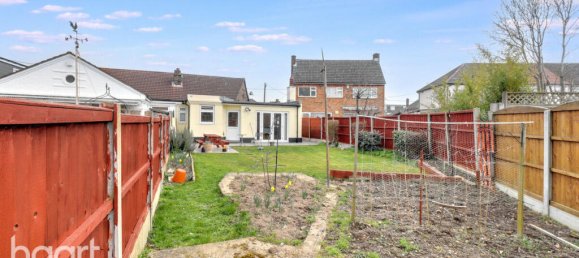 3 bedrooms Bungalow in Rainham, United Kingdom No. 4837 37