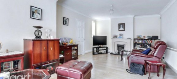 3 bedrooms Bungalow in Rainham, United Kingdom No. 4837 8