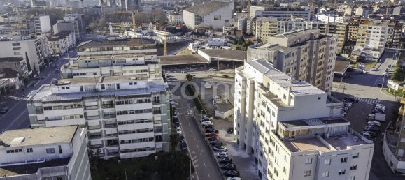 4 bedrooms Apartment in Porto, Portugal No. 95654 7