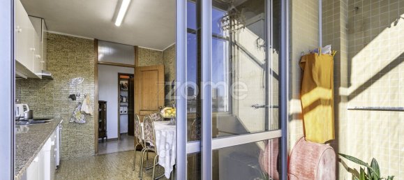 4 bedrooms Apartment in Porto, Portugal No. 95654 24