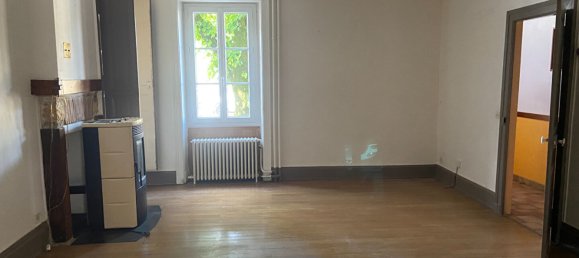 3 bedrooms House in Chateauroux, France No. 103511 2