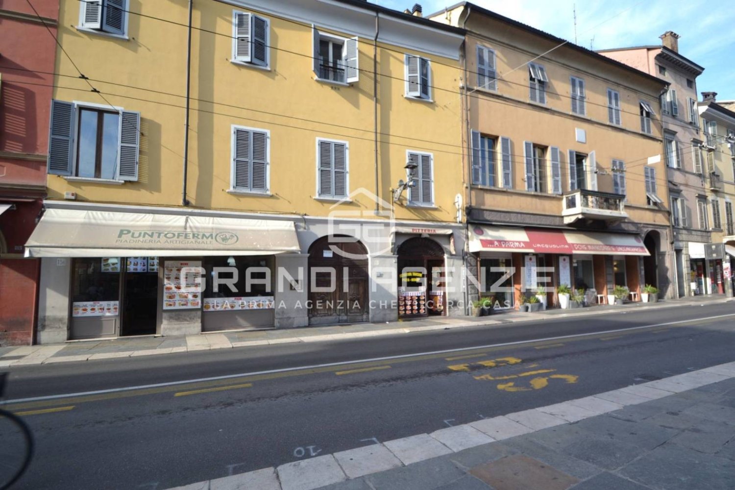 28m² Warehouse in Parma, Italy No. 310192