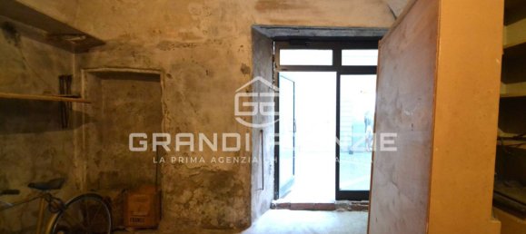 28m² Warehouse in Parma, Italy No. 310192 2