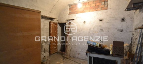 28m² Warehouse in Parma, Italy No. 310192 5