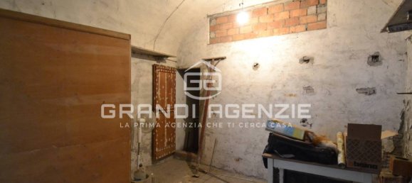 28m² Warehouse in Parma, Italy No. 310192 6