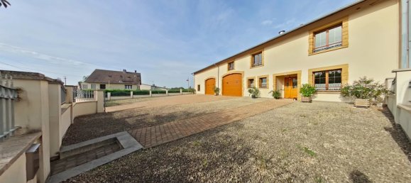 Casa de 4 dormitorios en Cosnes-et-Romain, France No. 63837 18