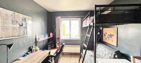 3 bedrooms House in Elancourt, France No. 351649 9