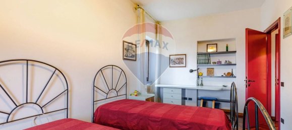 6 rooms Apartment in Recanati, Italy No. 9744 10