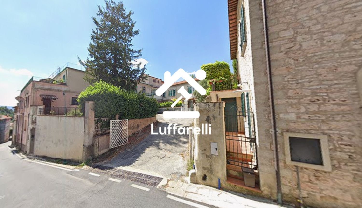 5 rooms Apartment in Gualdo Tadino, Italy No. 42082