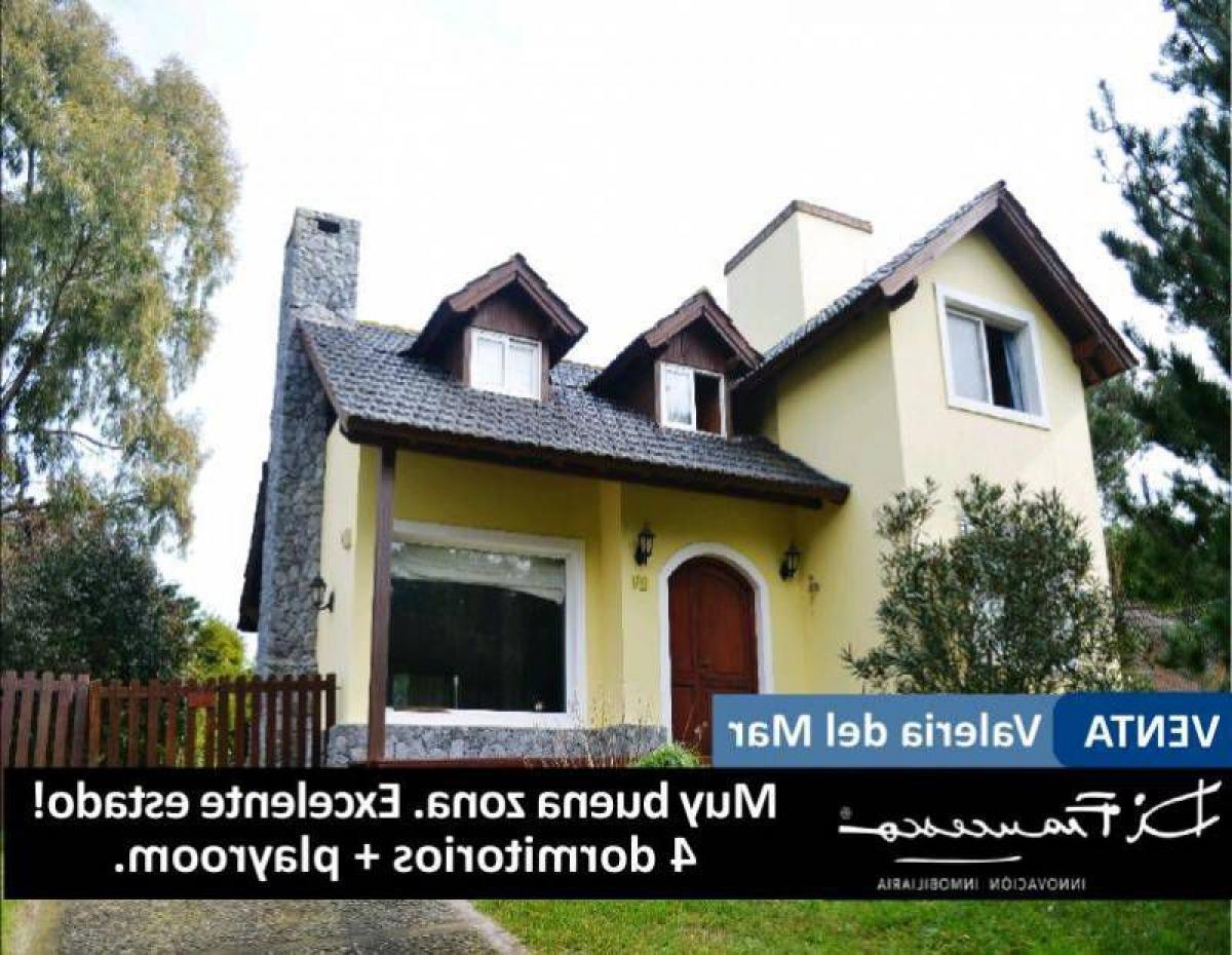 4 bedrooms House in Mar del Plata, Argentina No. 75449